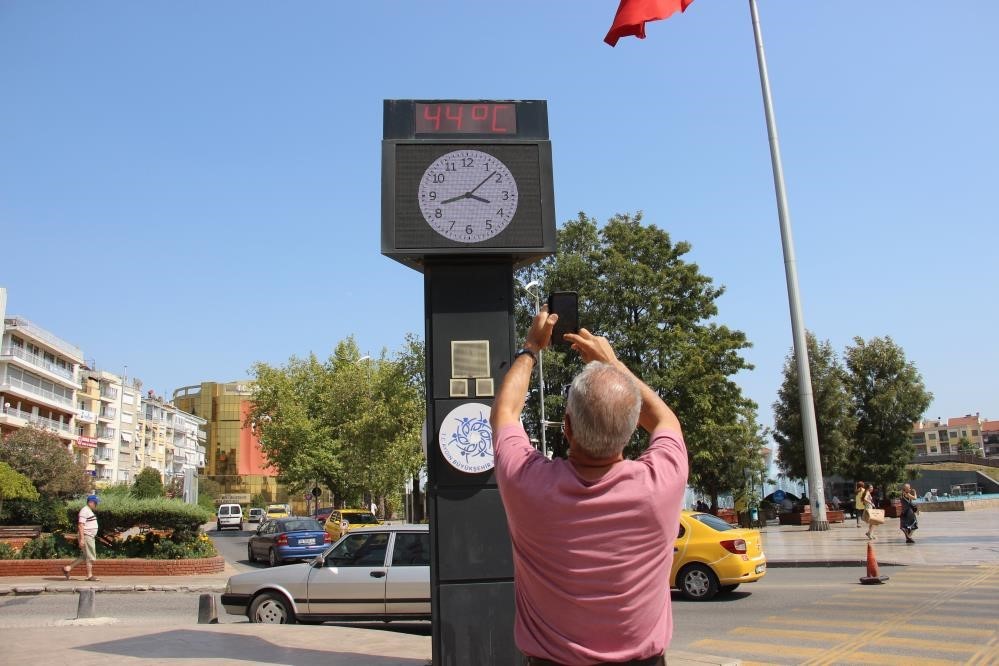 Aydın’da yaşayanlara ‘sıcak’ uyarısı: Sıcaklık gölgede 43 derece olacak
