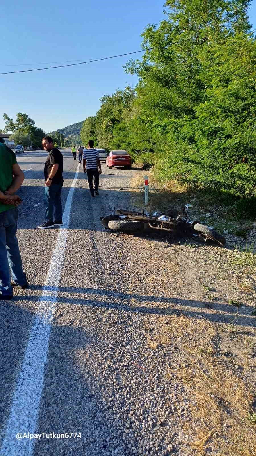Çaycuma’da otomobil motosiklete çarptı; 2 yaralı