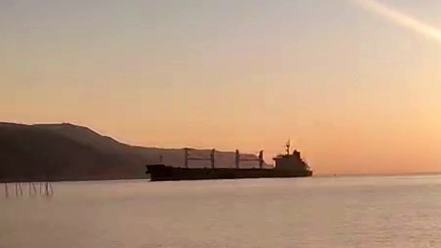 Dev gemi böyle karaya oturmuş: O anlar kamarada