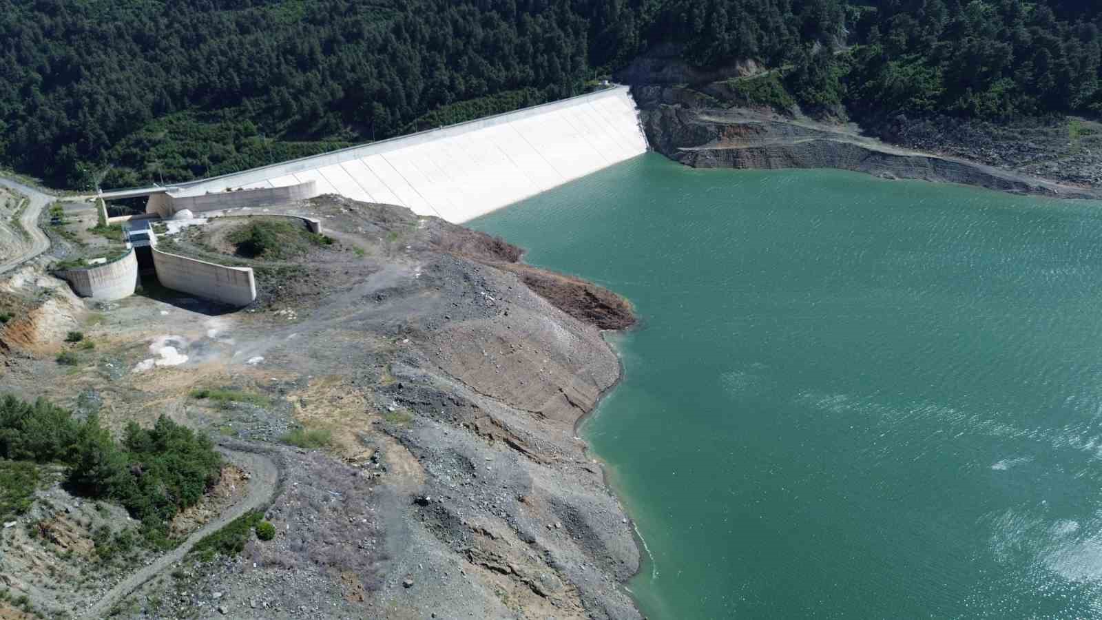 Son 65 yılın en kurak yılının yaşandığı Hatay’da kentin içme suyunu sağlayan barajda doluluk oranı yüzde 32’ye düştü