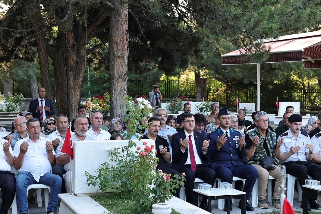 Kütahya’da şehitler için ’Kur’an-ı Kerim Tilaveti ve Mevlüt’ programı