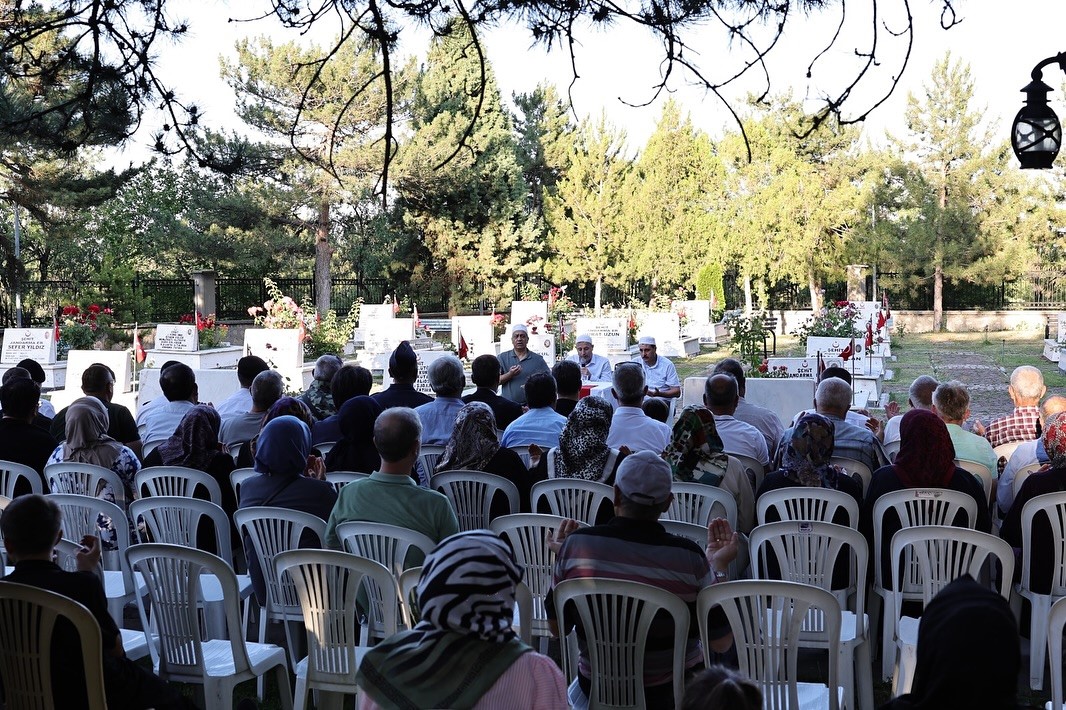 K&uuml;tahya&rsquo;da şehitler i&ccedil;in &rsquo;Kur&rsquo;an-ı Kerim Tilaveti ve Mevl&uuml;t&rsquo; programı
