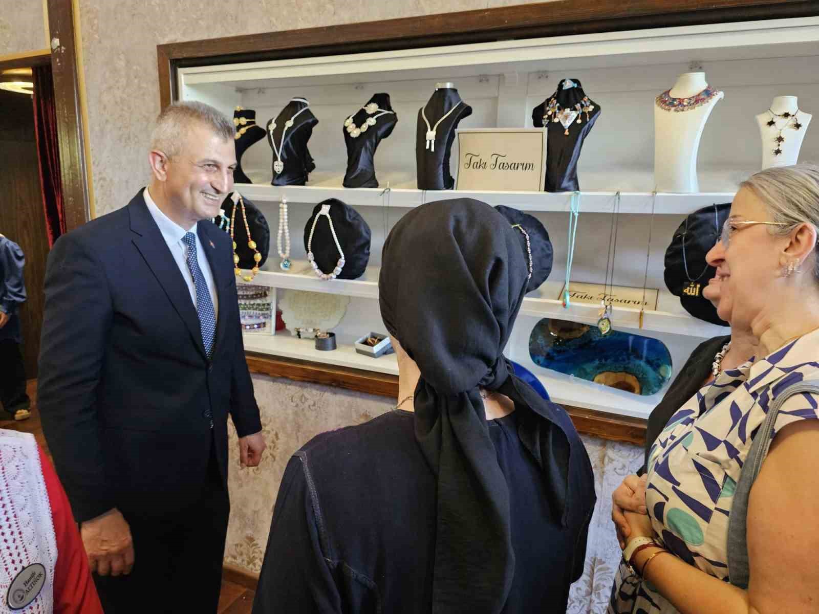 El emeği göz nuru eserler görücüye çıktı