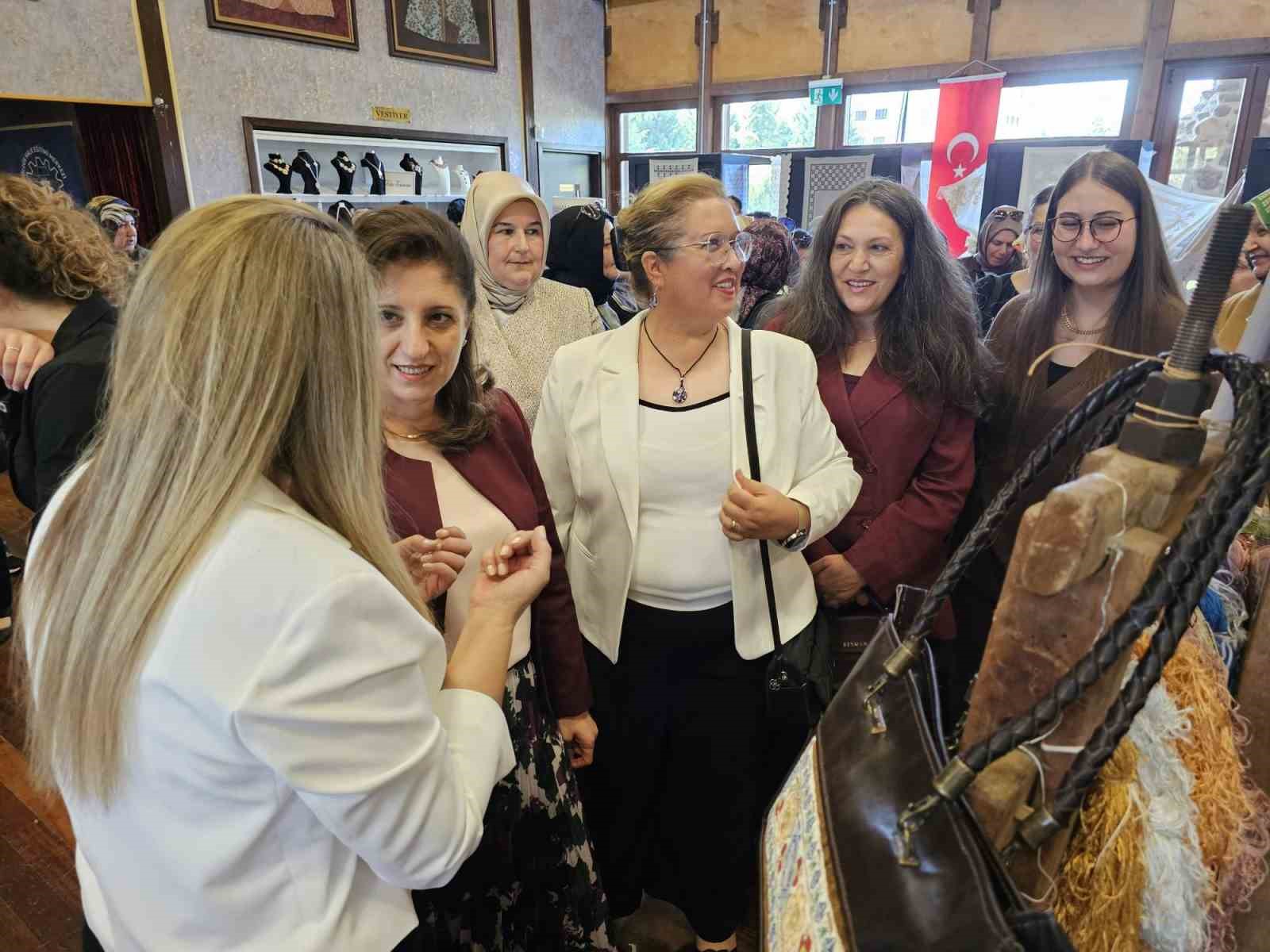 El emeği göz nuru eserler görücüye çıktı
