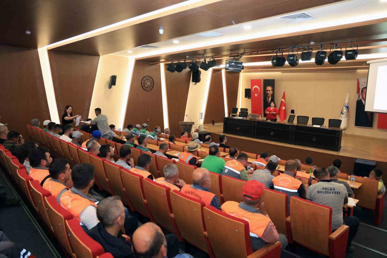 Talas Belediyesi personeline ’KKKA ve Sağlıklı Yaşam’ eğitimi