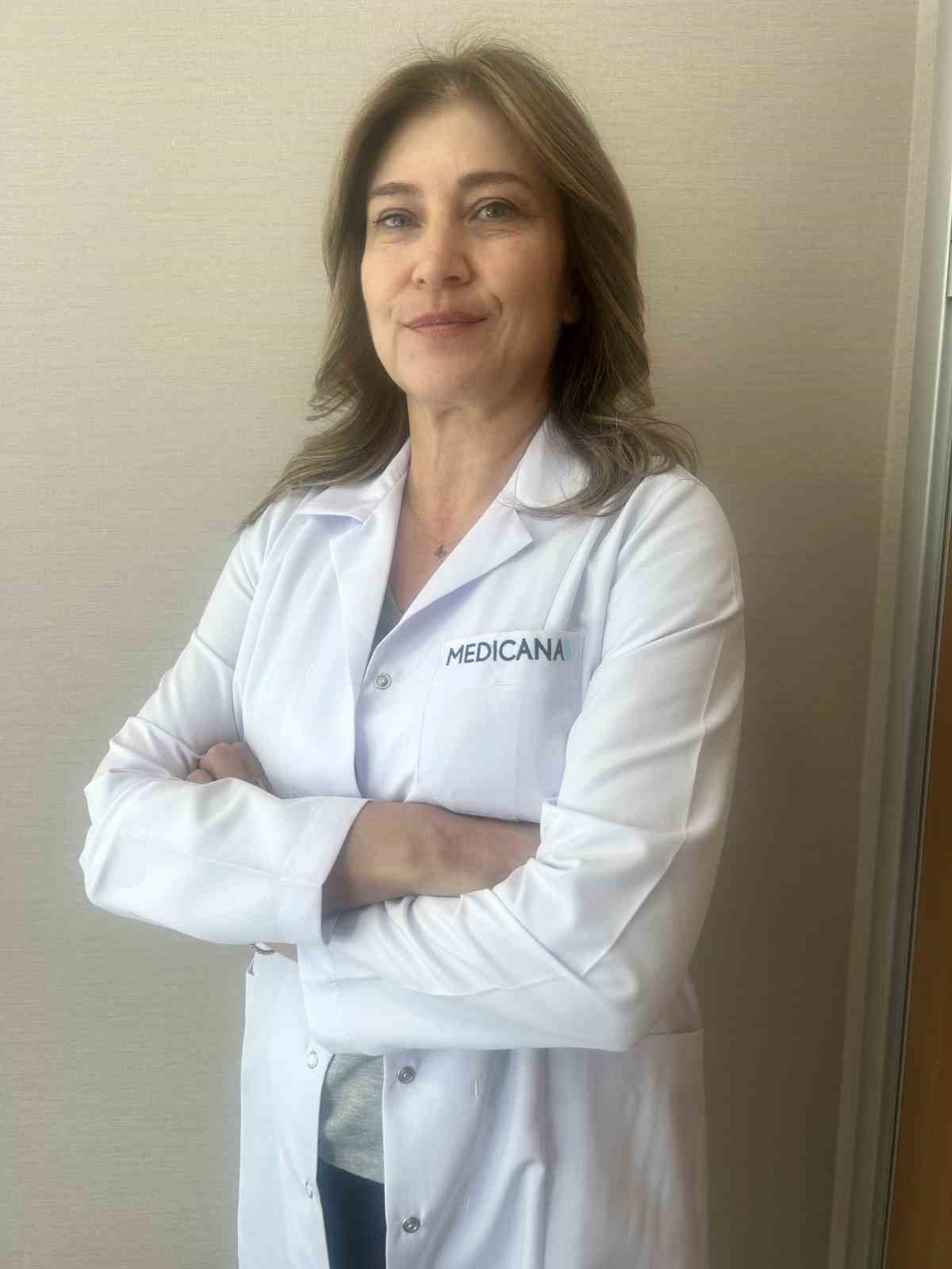 Medicana Hastanesi Kulak Burun ve Boğaz doktoru Prof. Dr. Karadaş: "Bademciklerin çocuklarda büyümesinin etkin bir faktörü de sigara dumanına maruz kalmak"
