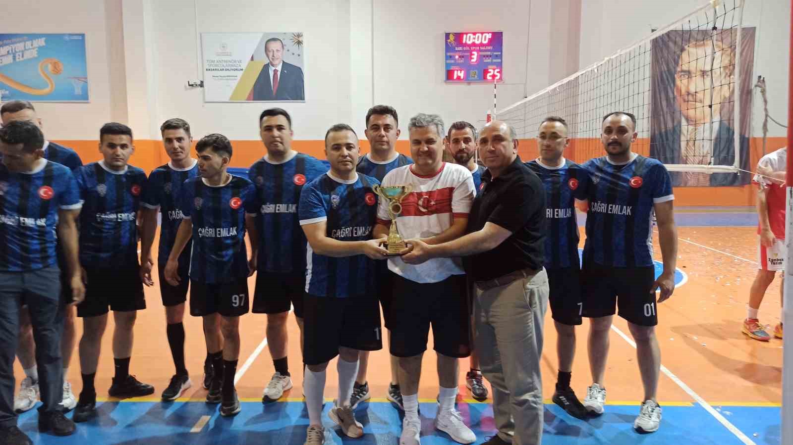 Kaymakamlık Voleybol Turnuvası’nın Şampiyonu Zanbak Tarım oldu