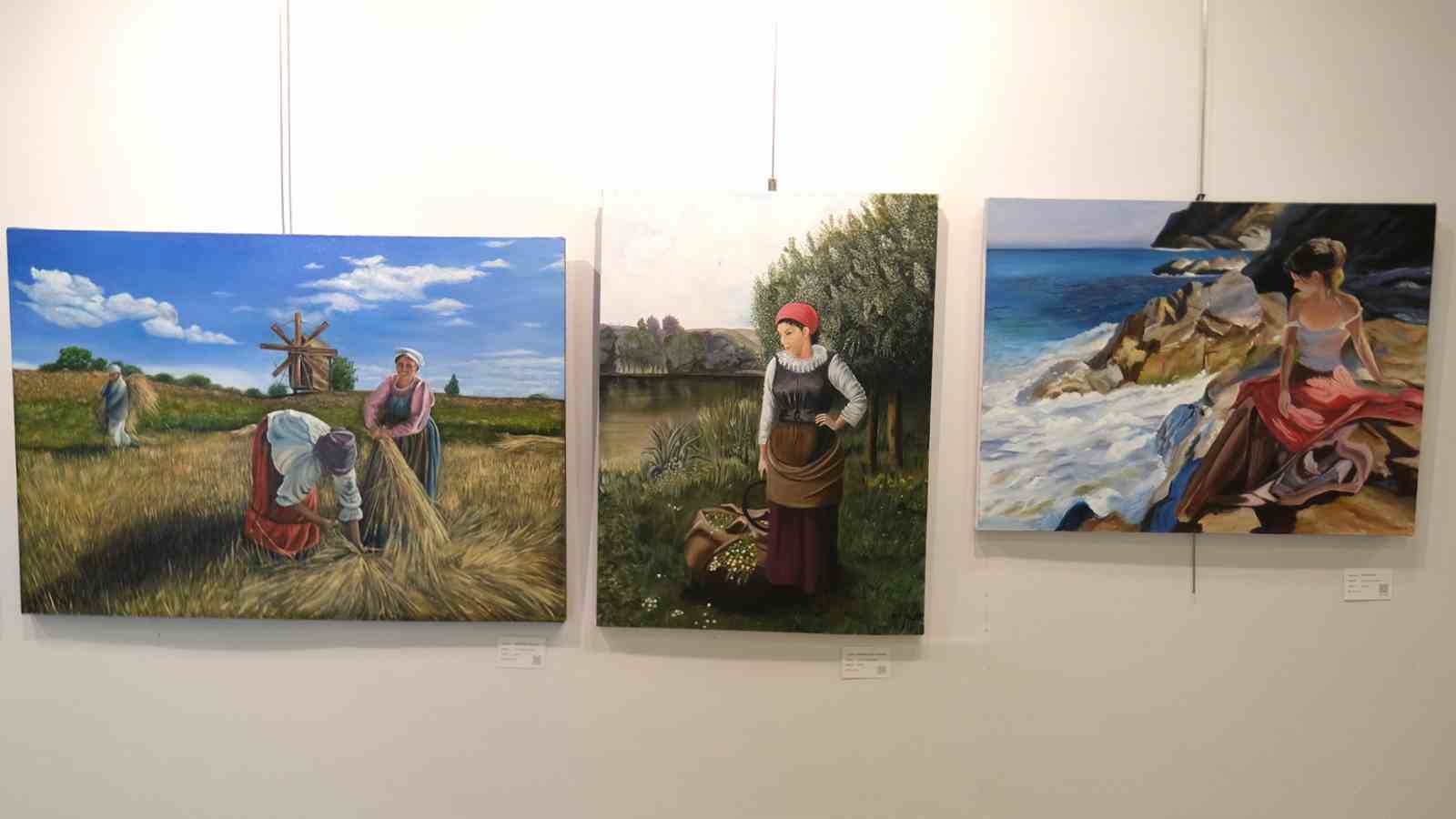 "Bir fır&ccedil;a, bin duygu" sergisi, sanatseverlerle buluştu
