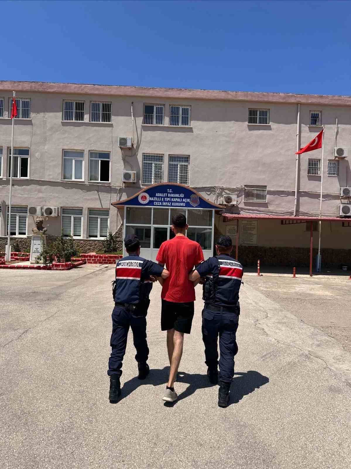 Kesinleşmiş hapis cezası bulunan 2 şüpheli yakalandı