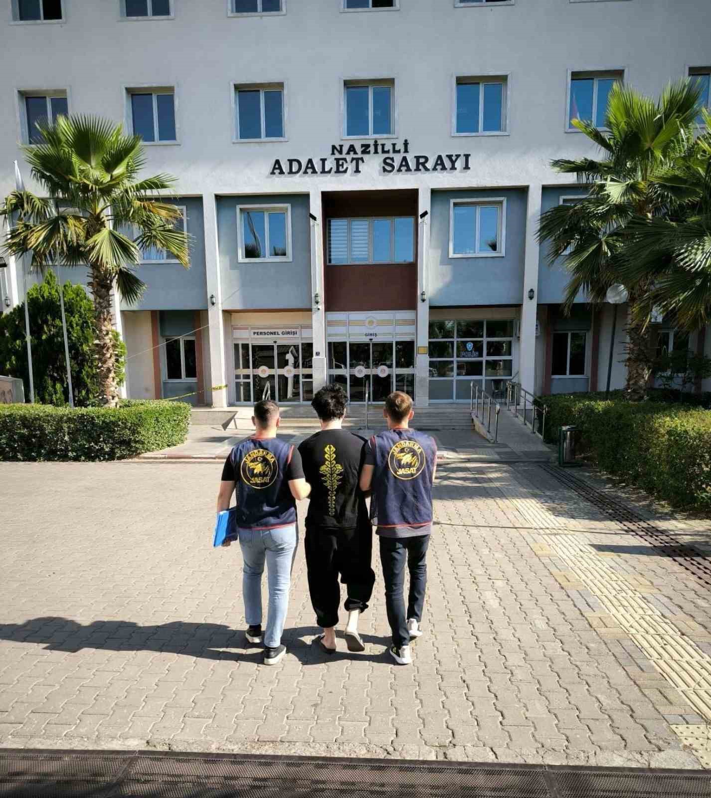 Kesinleşmiş hapis cezası bulunan 2 şüpheli yakalandı
