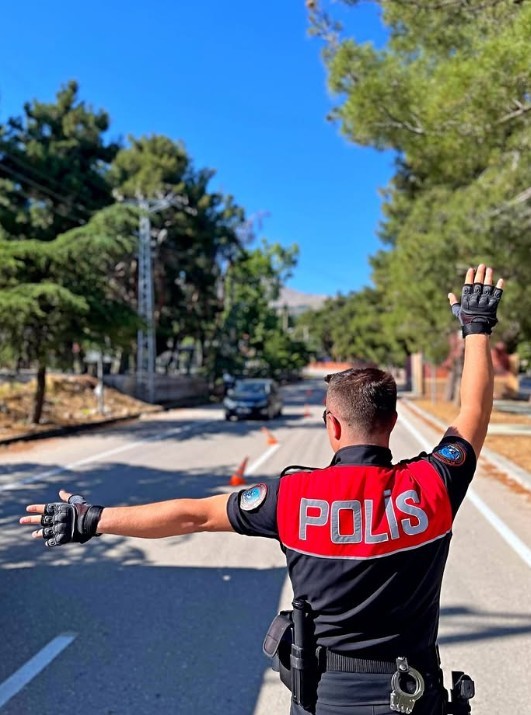 Gönen’de asayiş ve trafik uygulaması: 106 kişi sorgulandı