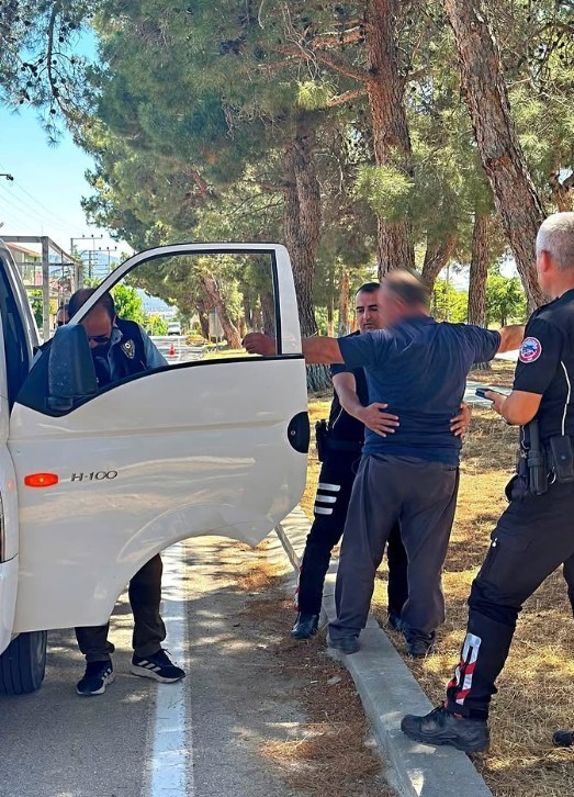 G&ouml;nen&rsquo;de asayiş ve trafik uygulaması: 106 kişi sorgulandı
