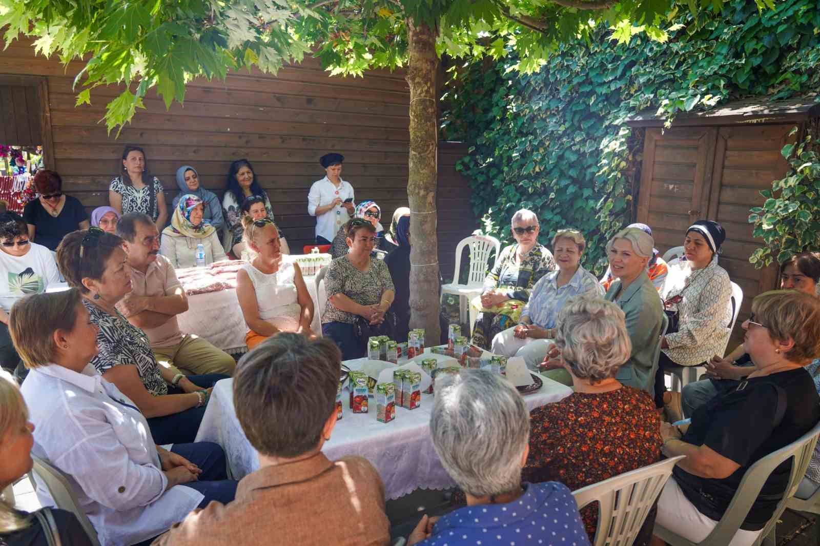 Başkan Subaşı, &uuml;retici kadınlarla bir araya geldi
