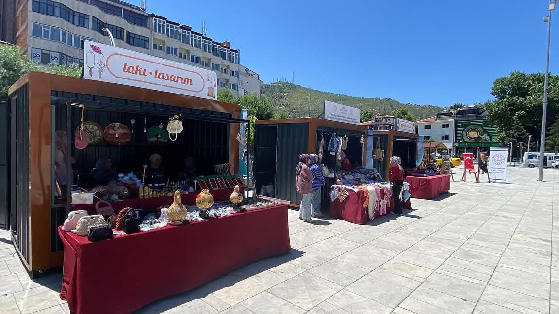 Kursiyerlerin &uuml;rettiği &uuml;r&uuml;nler yaz boyu vatandaşlara ulaştırılacak
