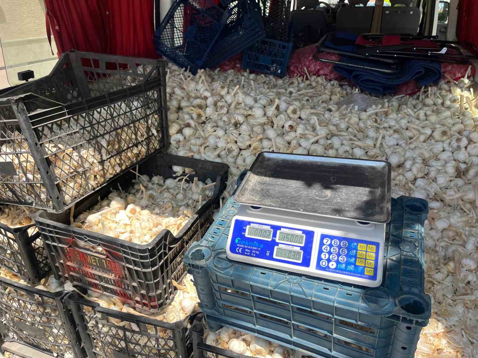 Ekmek parasını kazanmak i&ccedil;in binlerce kilometre yol gezdiler
