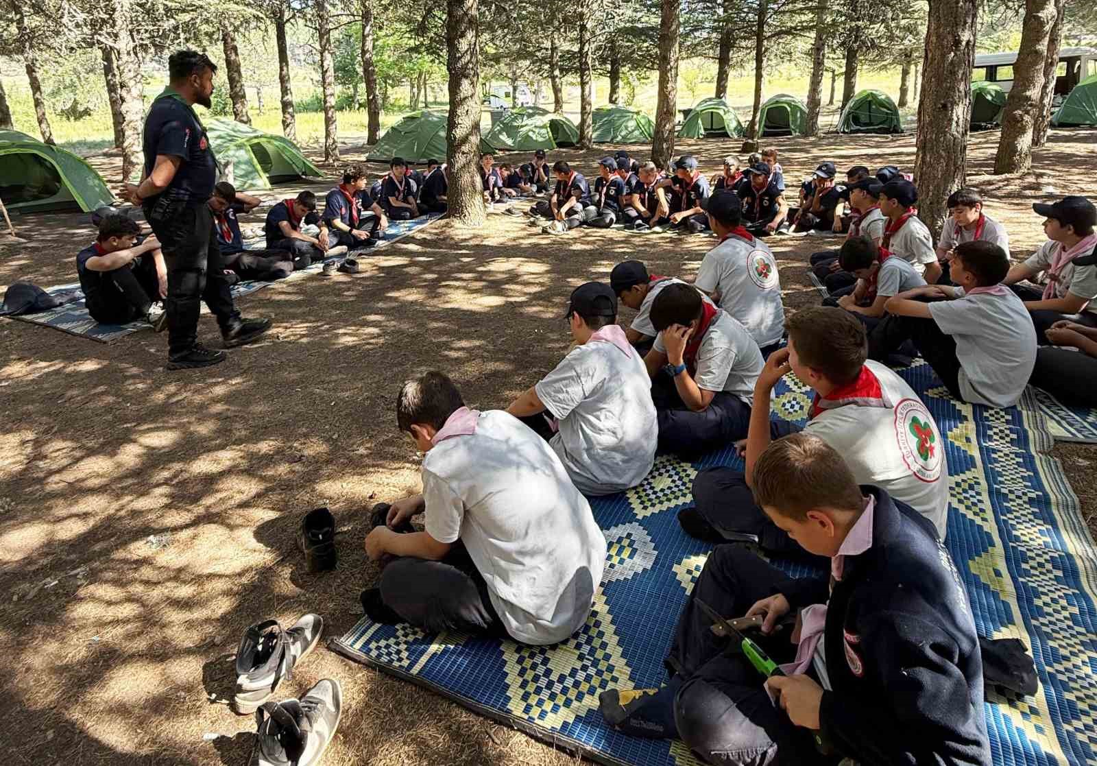 Simav’daki Diyanet İzcilik Kampına 60 izci katıldı