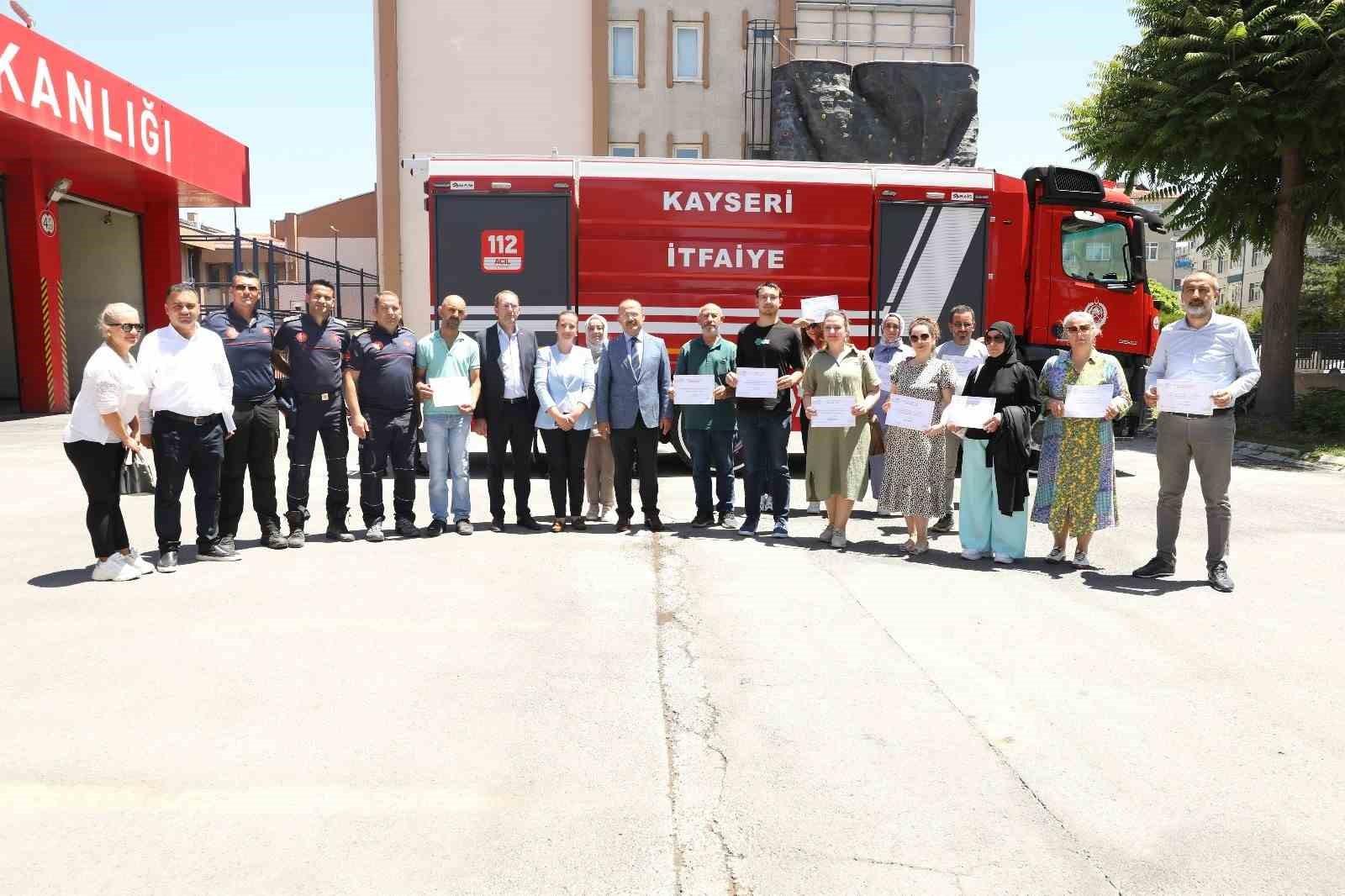 Büyükşehirin ‘Afet’ odaklı kurslarında katılım belgeleri sahiplerini buldu