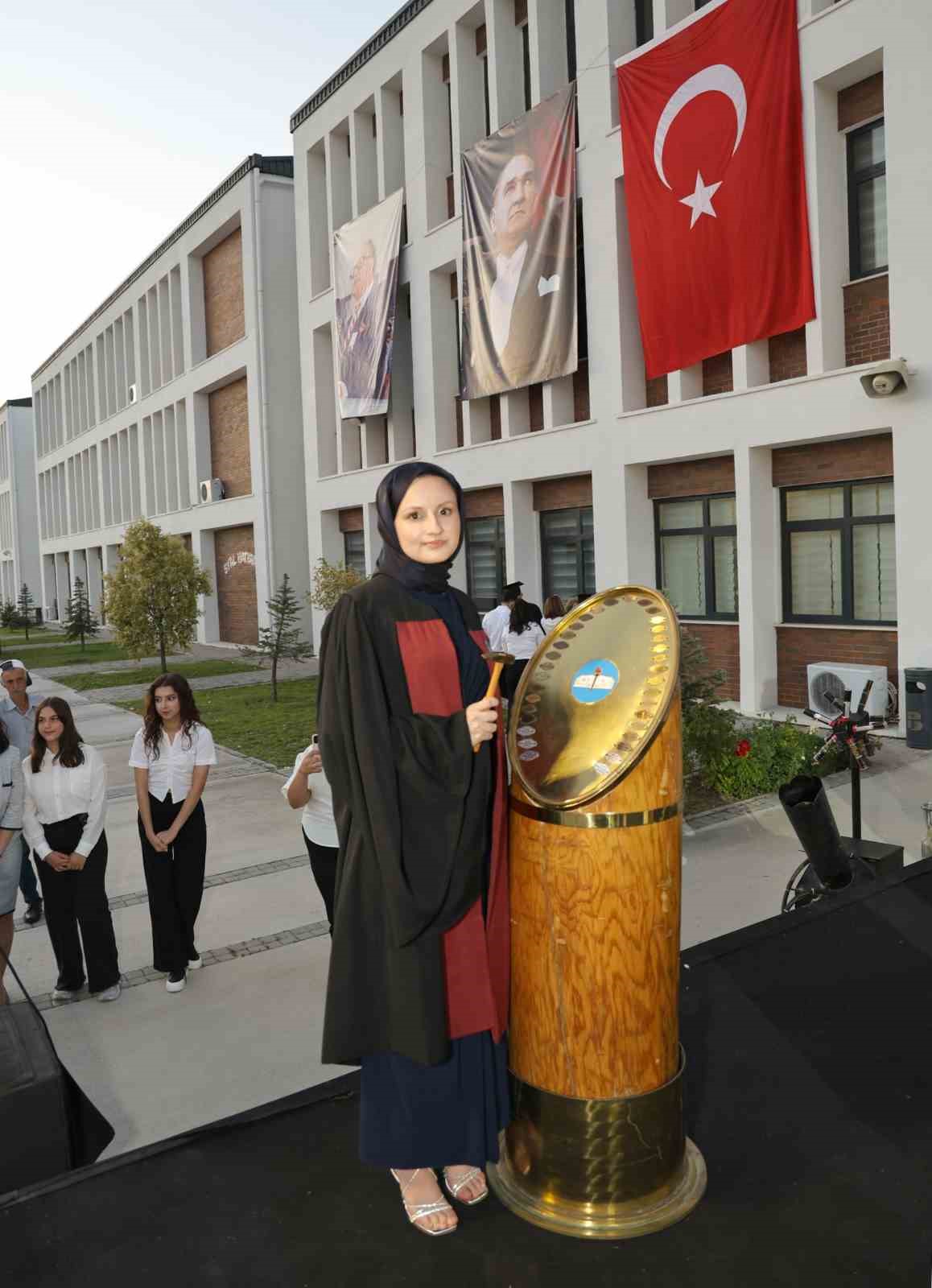 Balıkesir SYAL 34. d&ouml;nem mezunlarını uğurladı
