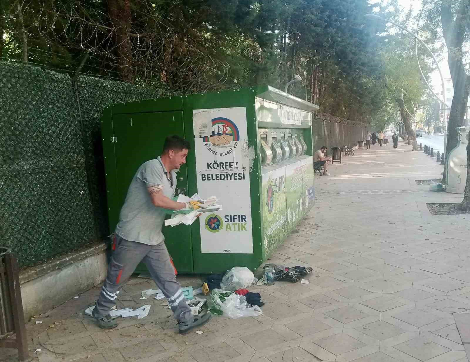 Körfez’de temizlik mesaisi sürüyor
