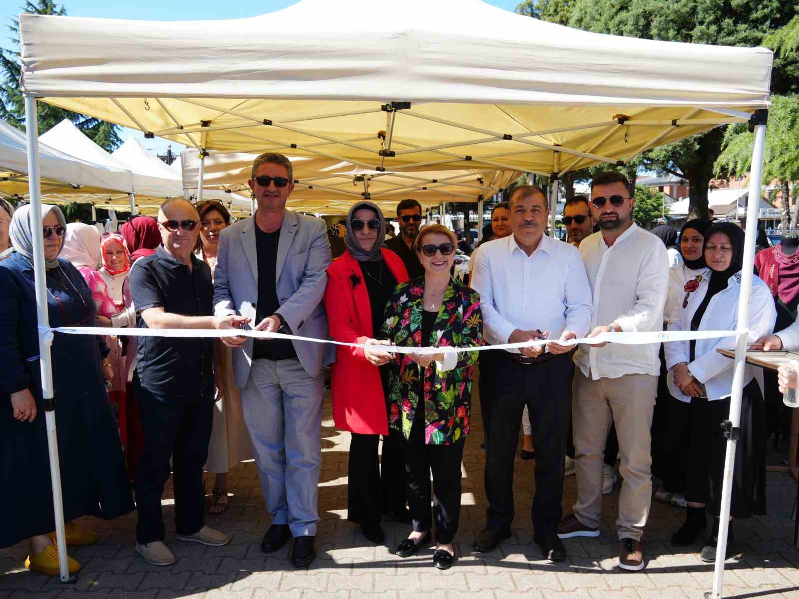 El emeği göz nuru eserler sergilendi