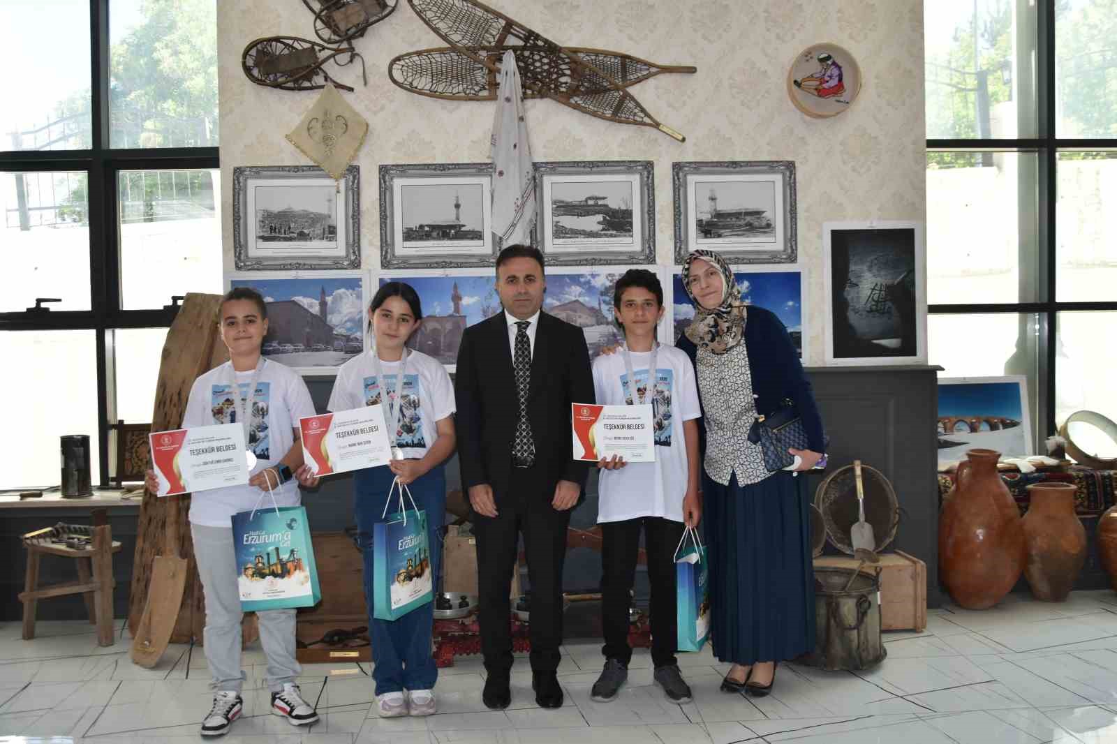 Sabancı Ortaokulu öğrencilerinden TÜBİTAK’ta büyük başarı
