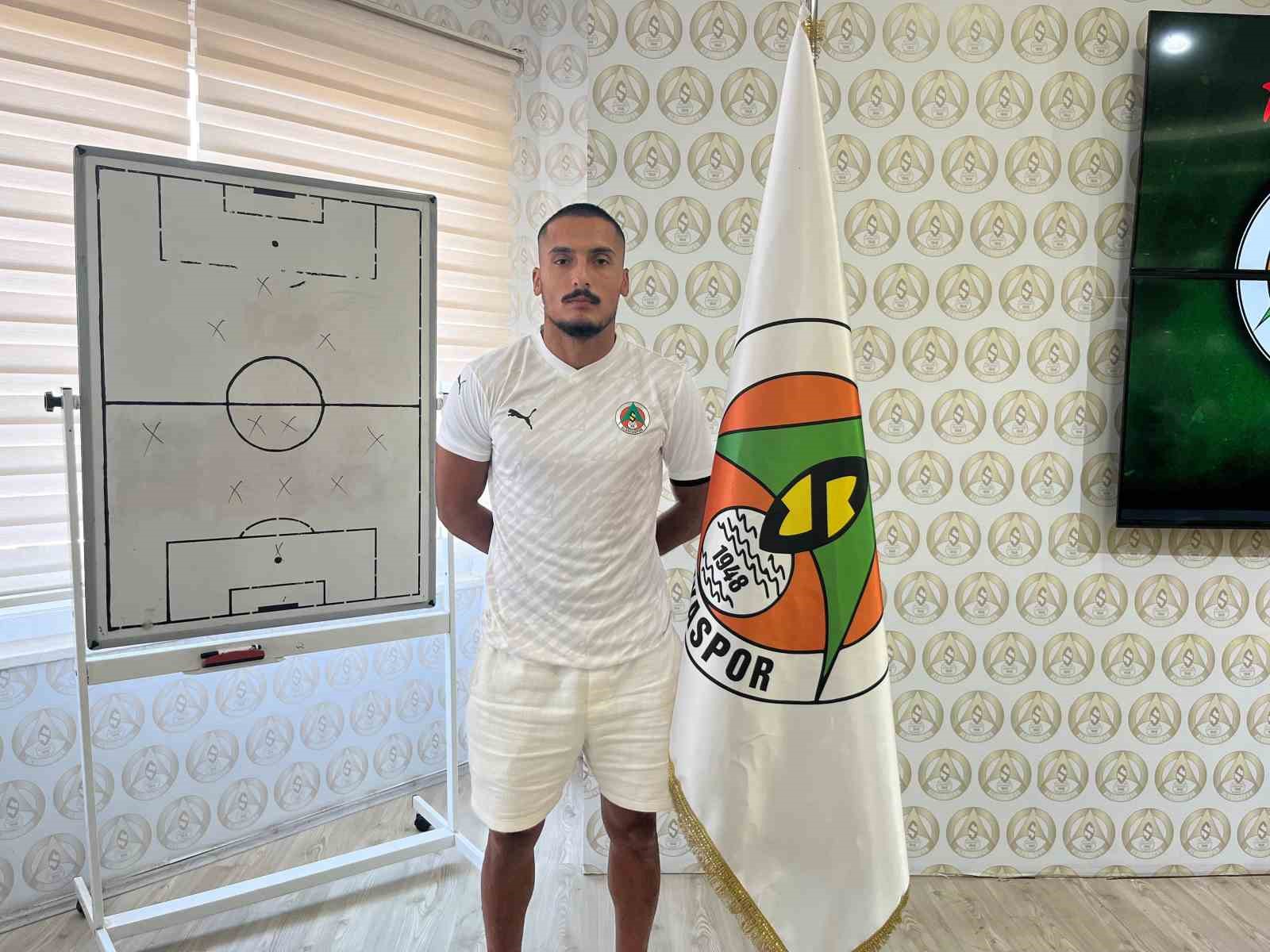 Alanyaspor, İbrahim Kaya ile 4 yıllık sözleşme imzaladı