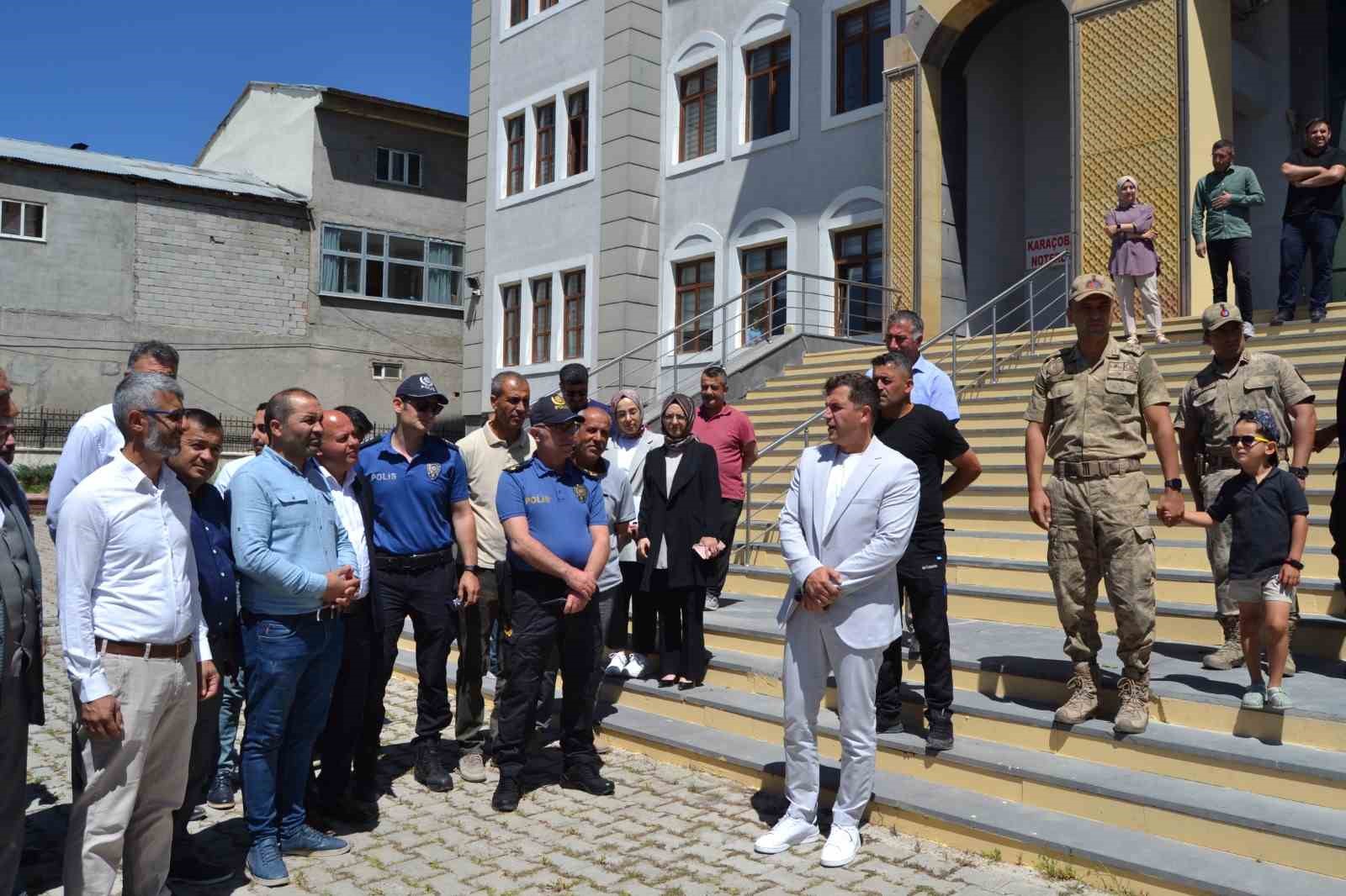 Kara&ccedil;oban&rsquo;da Kaymakam ve İl&ccedil;e Jandarma komutanına anlamlı uğurlama
