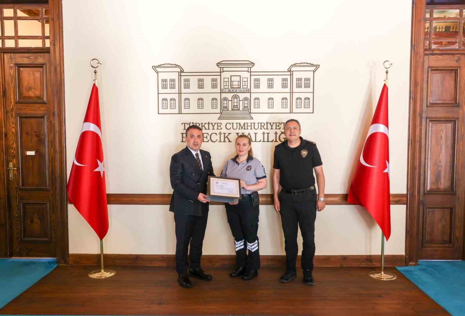 &Ouml;zel g&uuml;venlik g&ouml;revlilerini kabul etti
