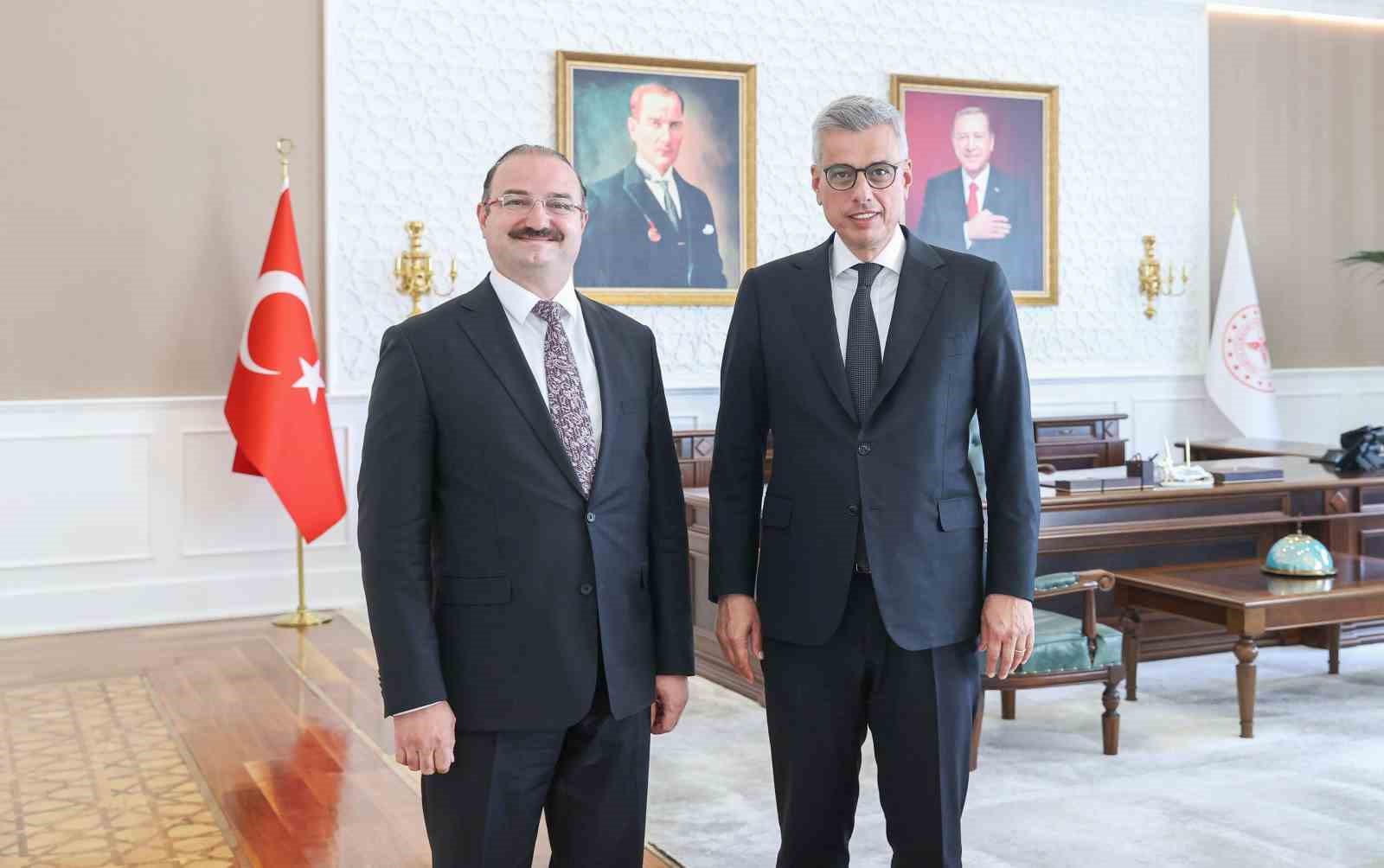 Sağlık alanında güçlü iş birliği: Rektör Hacımüftüoğlu, Sağlık Bakanı Memişoğlu ile görüştü