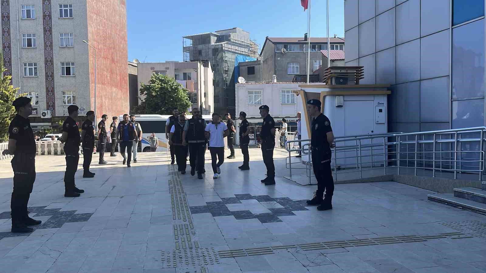 Ordu merkezli uyuşturucu operasyonunda 13 şüpheli adliyede