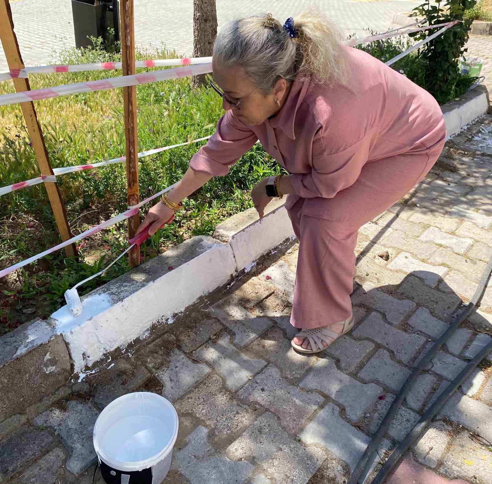 Hisarcık’ta fedakar öğretmenler okul bahçesini güzelleştirdi