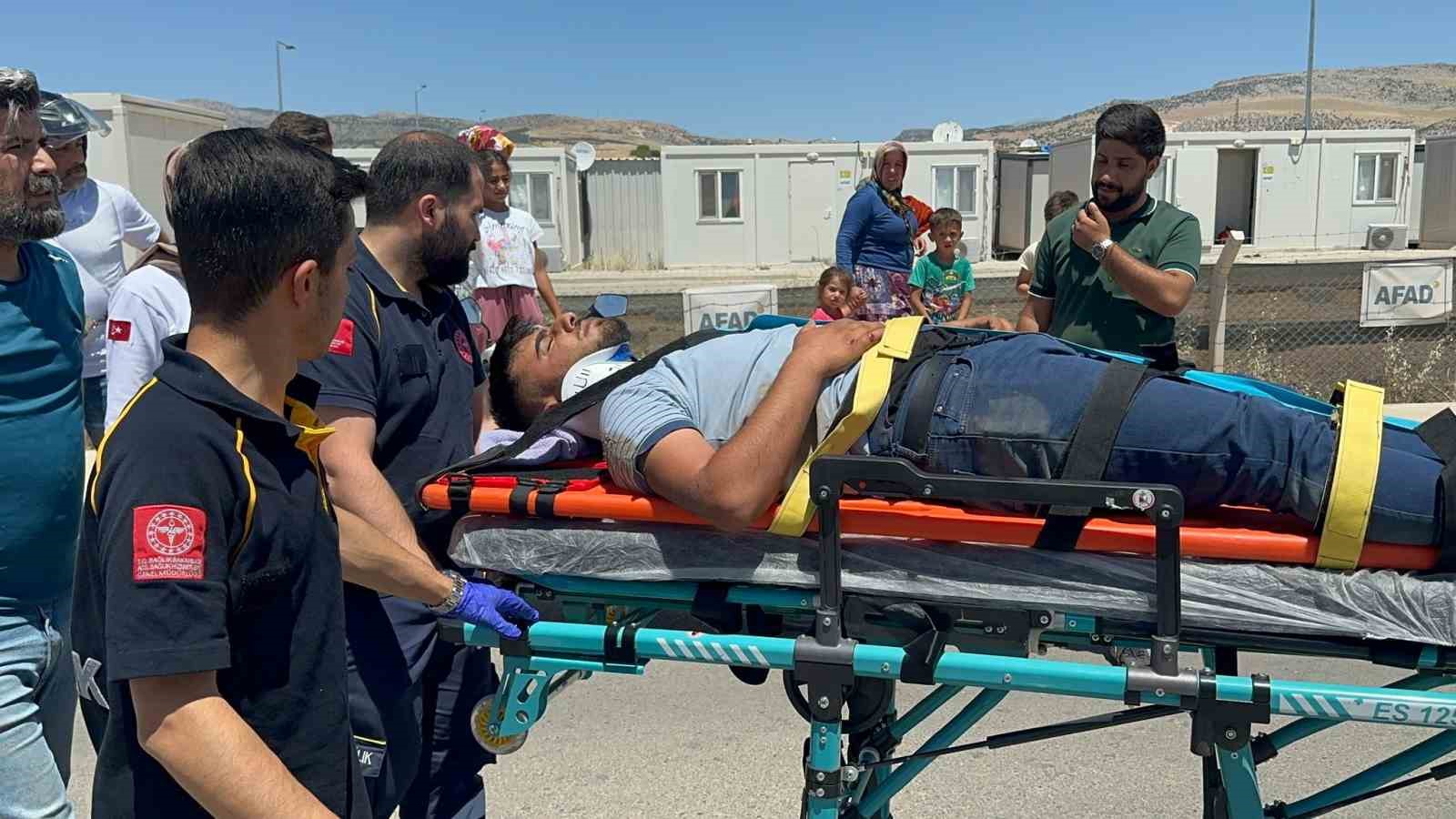 Motosiklet devrildi: 1 yaralı