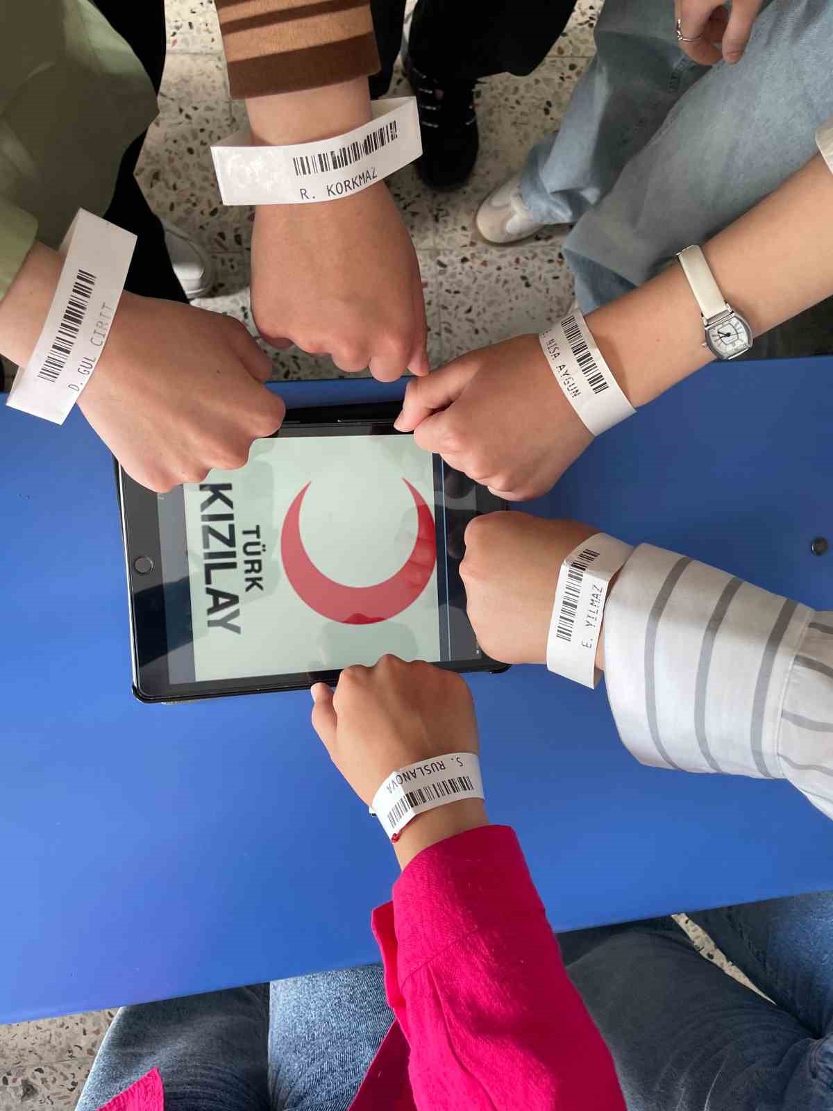 Üniversite öğrencilerinden Türk Kızılayı’na örnek olacak destek