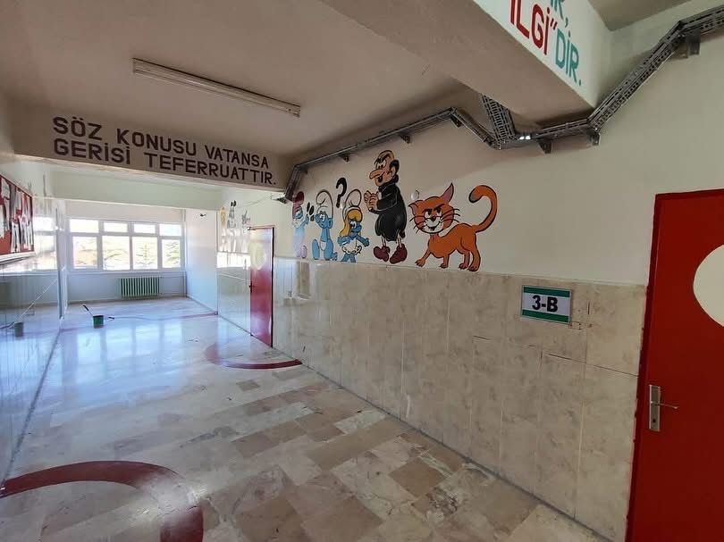 Tayini çıkan okul müdüründen örnek davranış