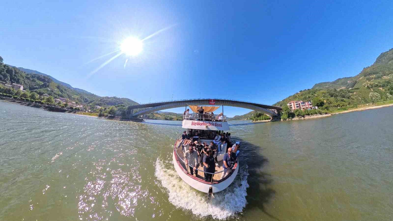 Petek Genç gezi ve kamp programları başladı