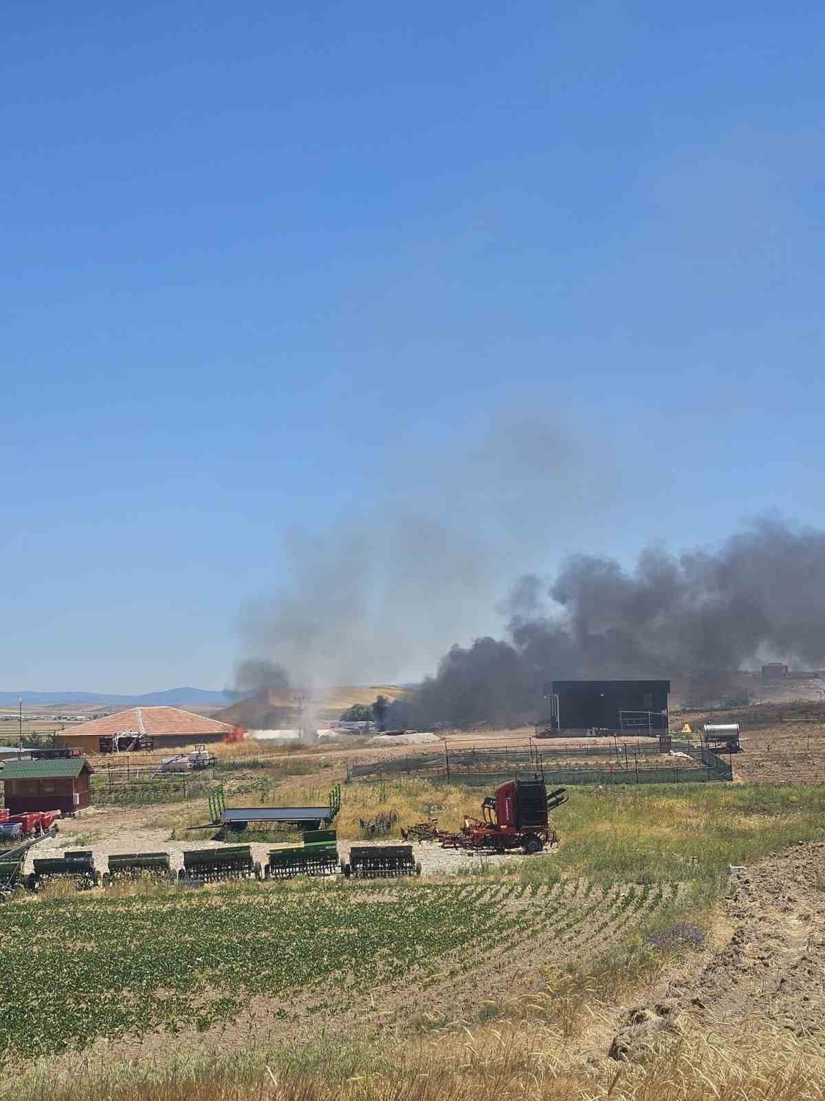 Sarıkaya&rsquo;da 2 farklı noktada &ccedil;ıkan yangın s&ouml;nd&uuml;r&uuml;ld&uuml;
