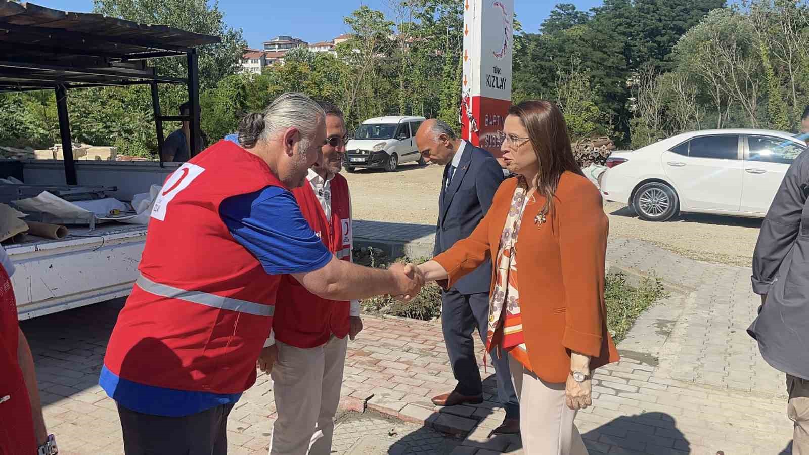 Vali Arslan&rsquo;dan Kızılay &ccedil;ağrısı
