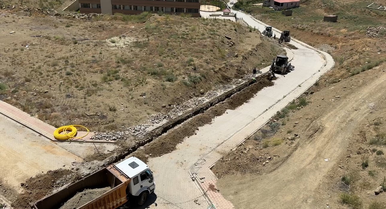 Yüksekova’da doğalgaz çalışmaları hız kesmiyor: 5 mahalle doğalgaza kavuşuyor