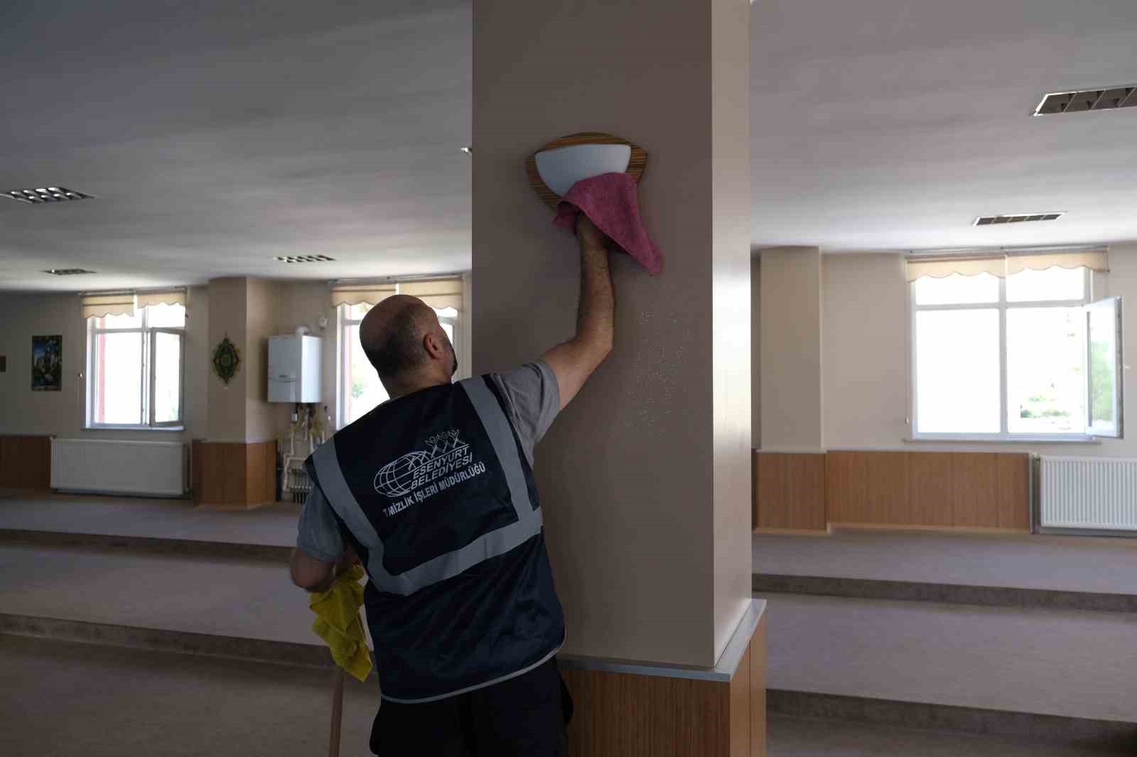 Cem evlerinde Muharrem temizliği
