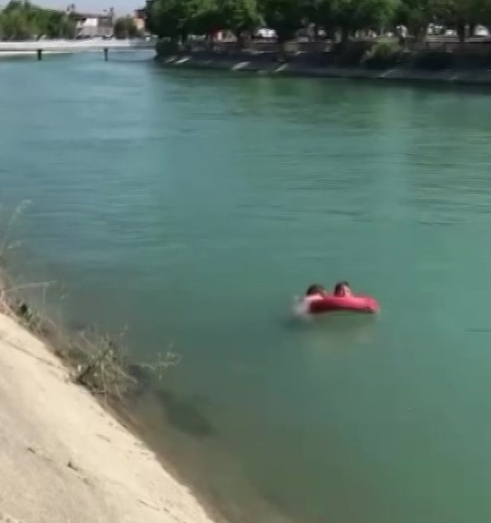 Yeğenini kurtardı, kendi boğularak can verdi