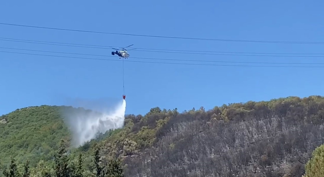 Kocaeli’de ağaçlık alanda çıkan yangın kontrol altına alındı