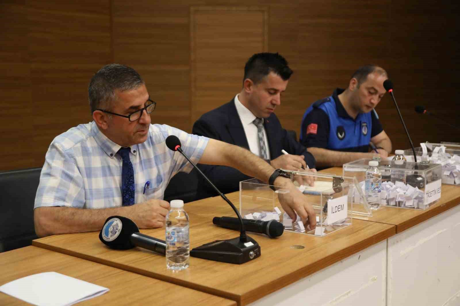 Melikgazi Köy Pazarı’nda yer alacak esnafın yerleri kura ile belirlendi