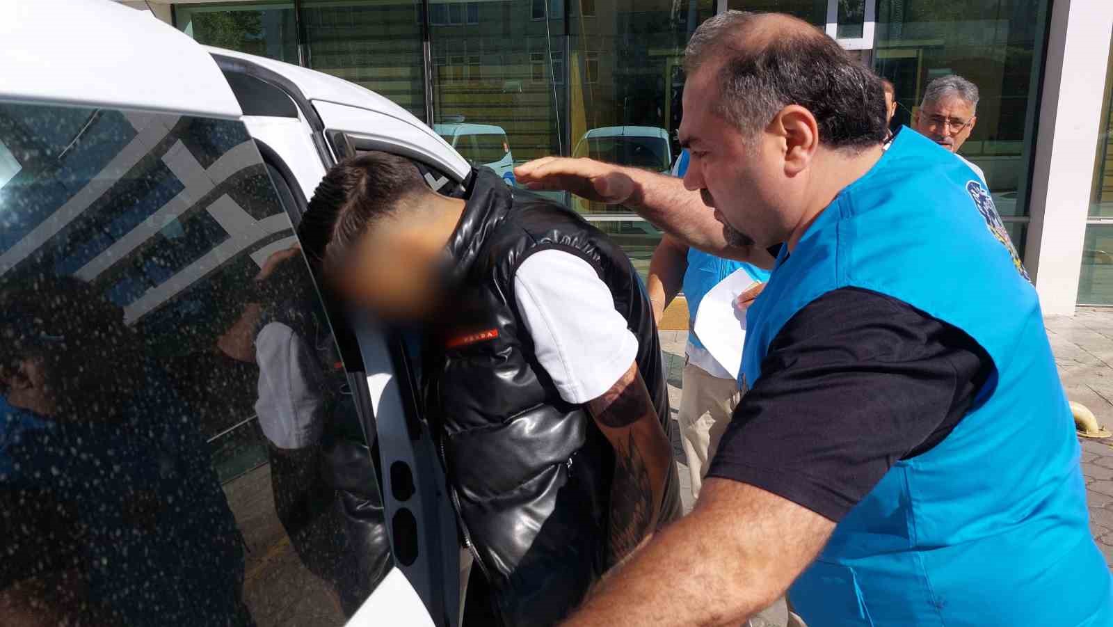 K&uuml;lt&uuml;r Yolu Festivali konserindeki bı&ccedil;aklı kavgayla 1 kişi tutuklandı
