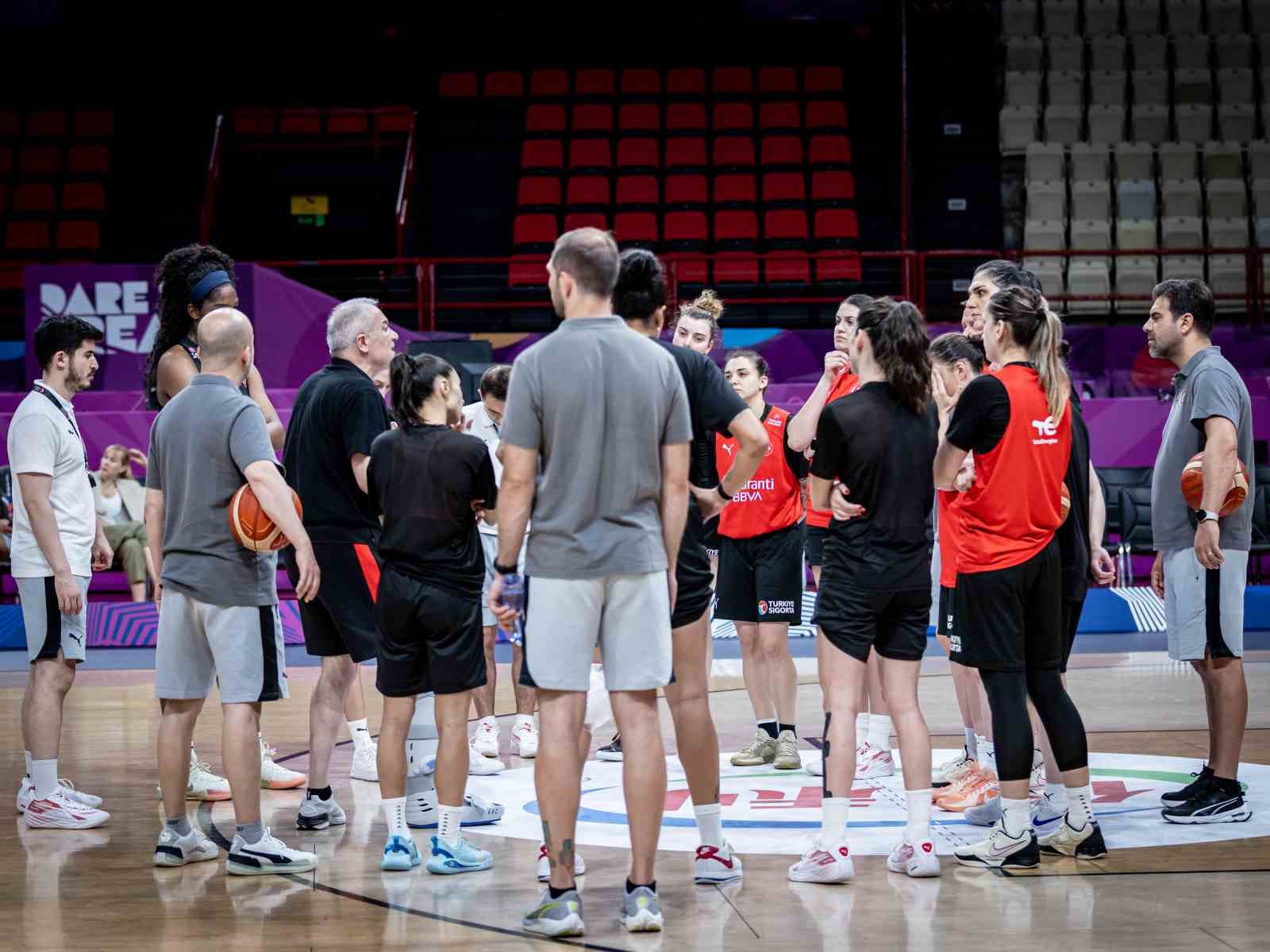 A Milli Kadın Basketbol Takımı, Almanya maçı hazırlıklarını sürdürdü
