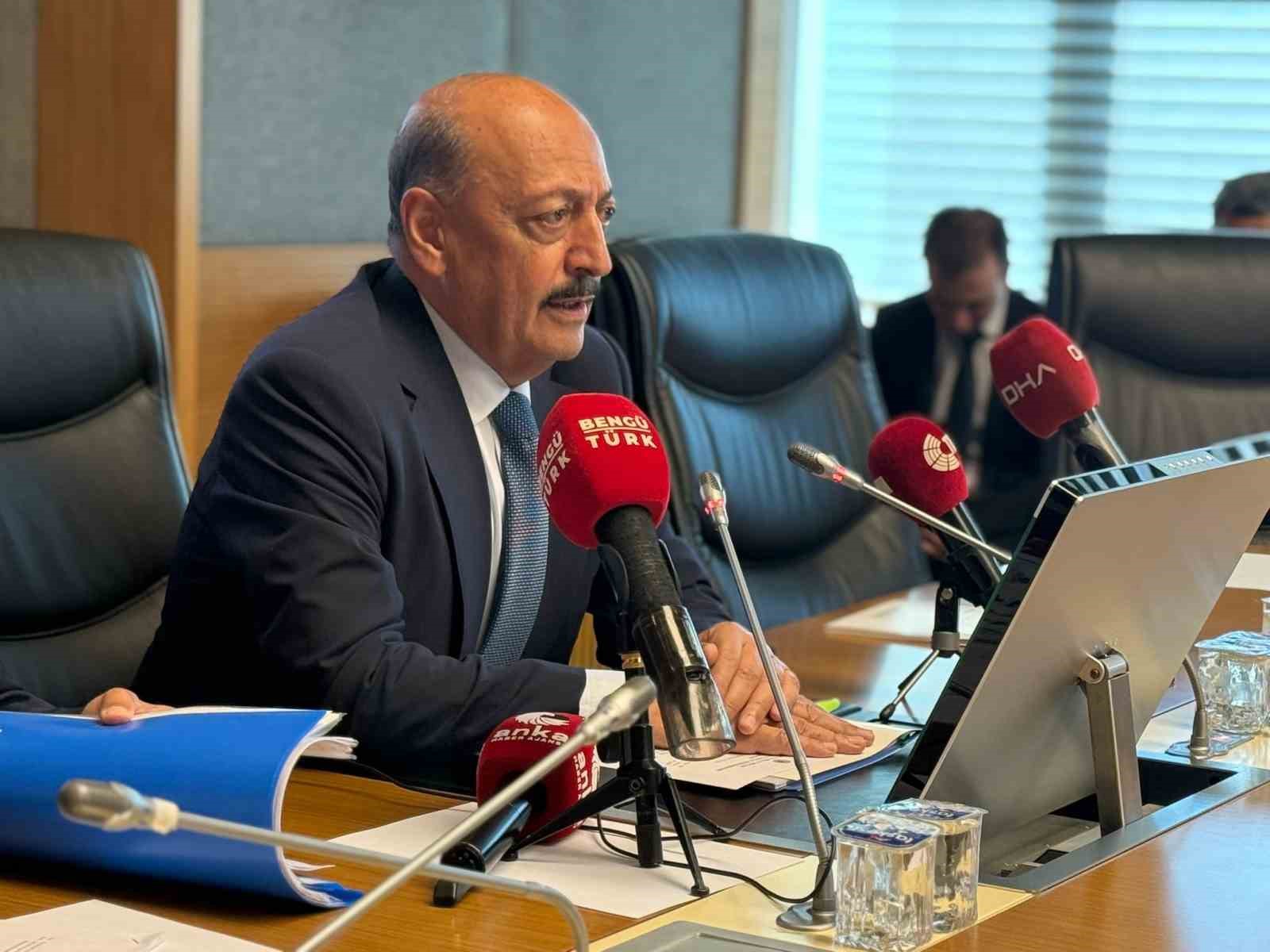 Sağlık alanına y&ouml;nelik d&uuml;zenlemeler i&ccedil;eren kanun teklifi komisyonda
