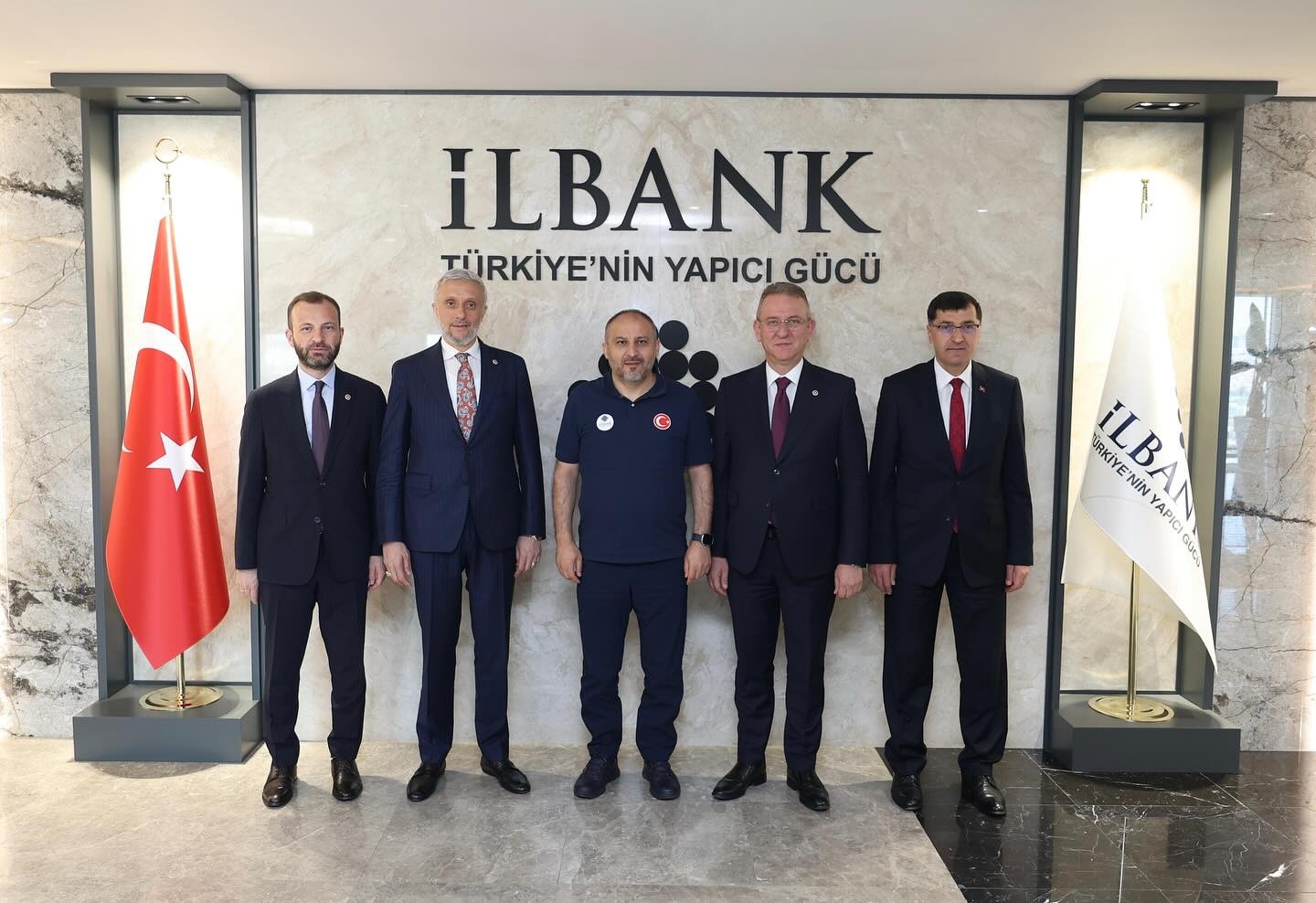 Milletvekili Adil Bi&ccedil;er: "K&uuml;tahya&rsquo;mız i&ccedil;in aynı masada, ortak gayede buluştuk"
