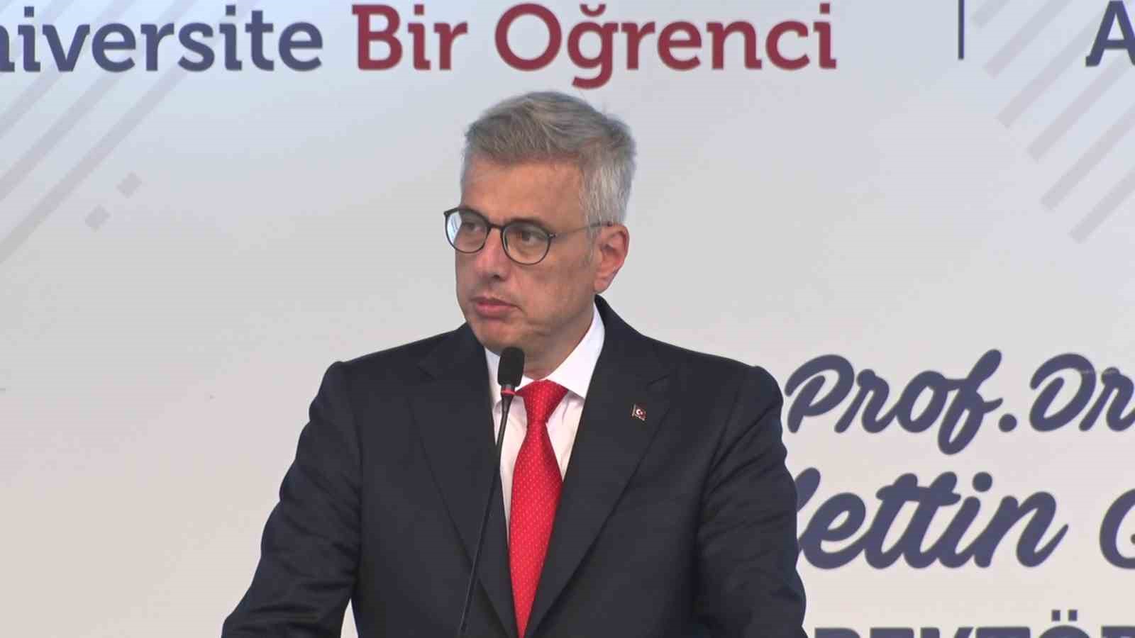 Bakan Memişoğlu: "Türkiye sadece sağlık hizmeti sunmakla değil, sağlık bilgisi ve teknolojisi üretmek, bu konularda da dünyada lider olmak durumundadır"