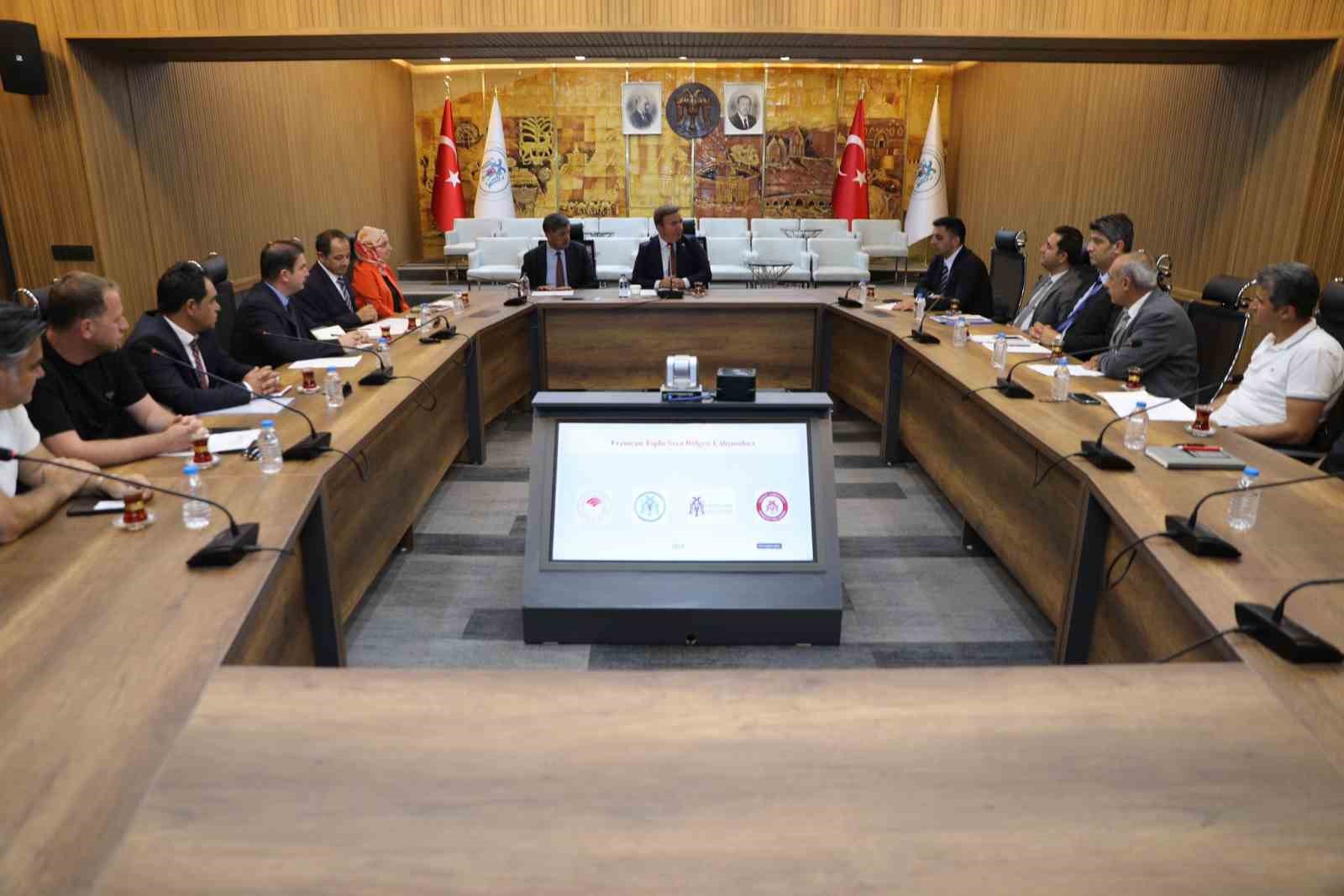 Erzincan Toplu Sera Bölgesi Çalışmaları toplantısı düzenledi