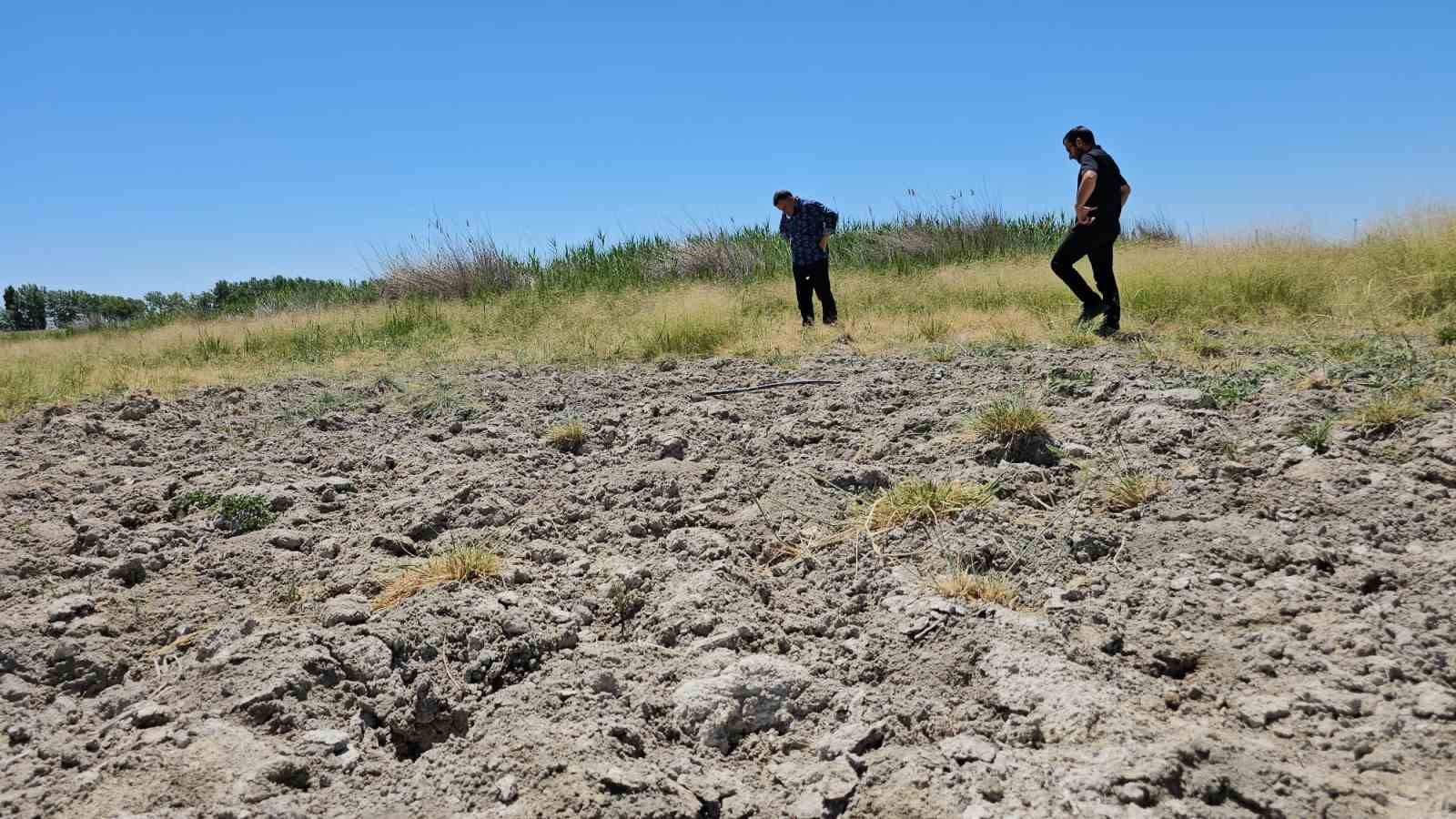 Adilcevaz Heybeli Gölü kurudu