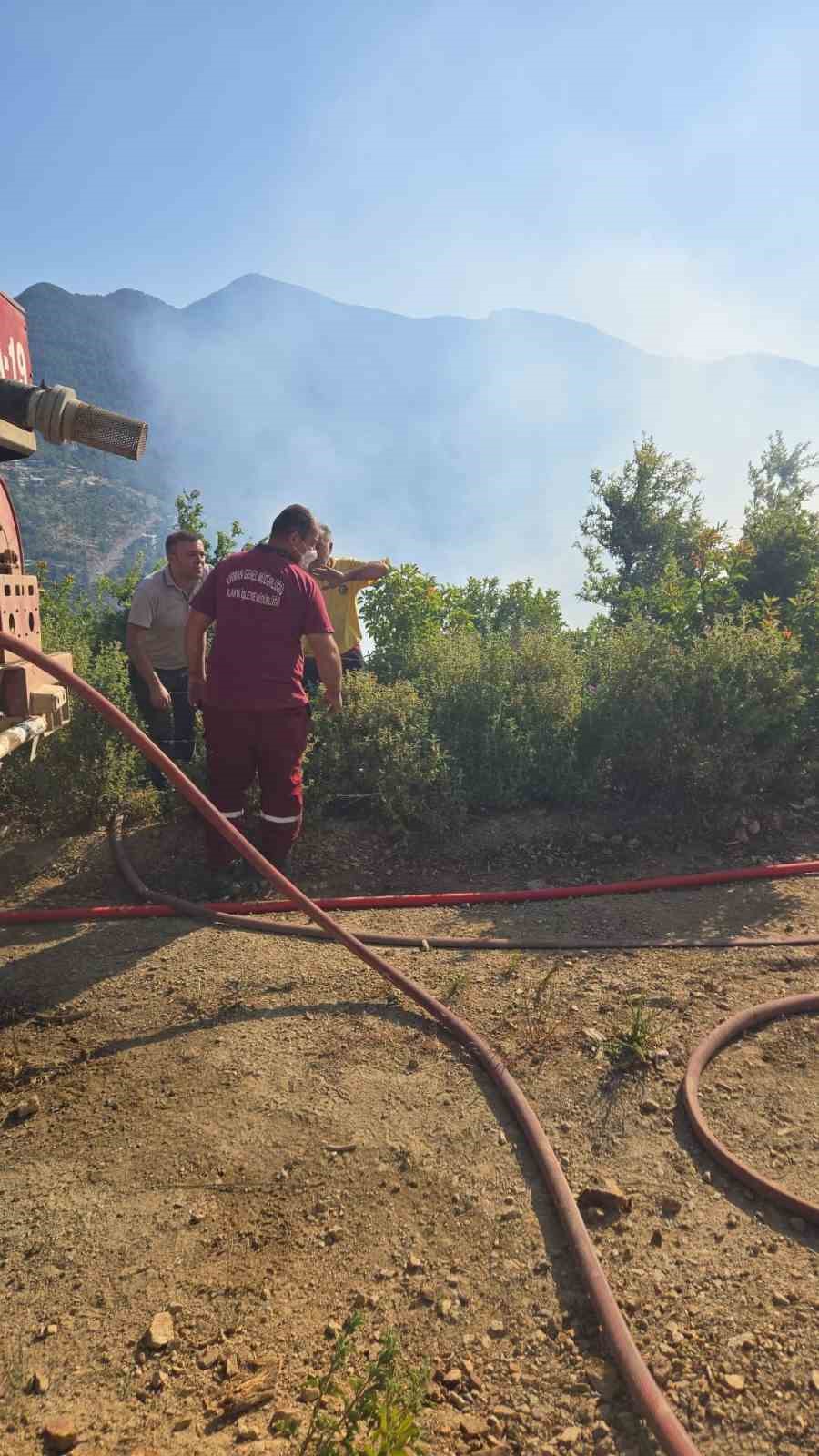 Antalya’daki 2 orman yangınından 1’i kontrol altına alındı